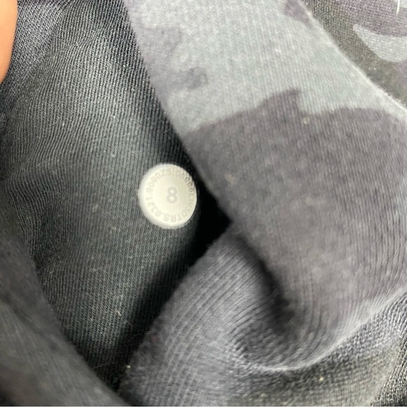 Lululemon Scuba Crew size 8 Incognito Camo Grey Black Pullover Sweatshirt - Picture 7 of 9